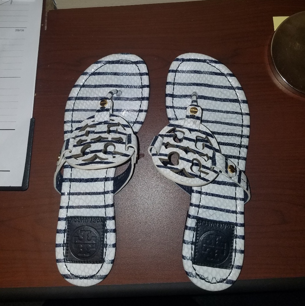 PERFECT! Tory Burch Millers - Picture 2 of 5